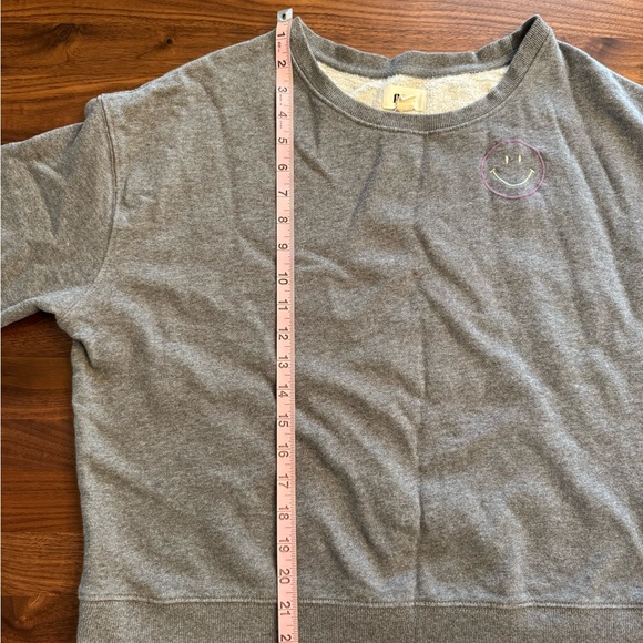 P A C T Organic Embroidered Slouchy Sweatshirt in Smiley face Embroidered - Picture 6 of 7